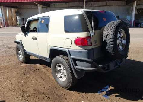 2008 Toyota Fj Cruiser z USA, uszkodzony, nr VIN JTEBU11F08K022629